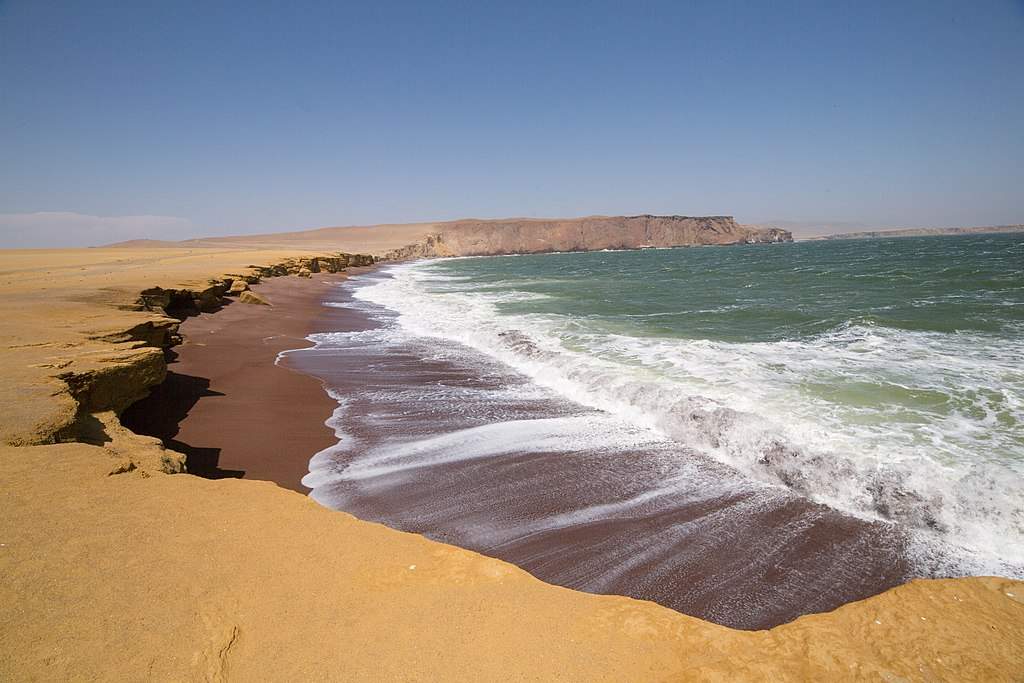 Paracas, Peru