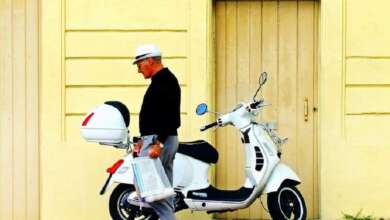 renting vespas in rome