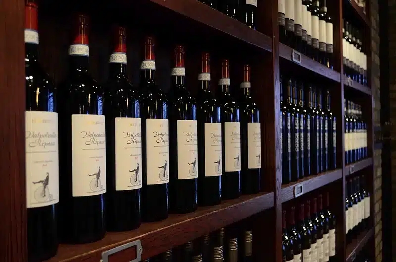 Italy’s Drinking Age Explained – Rules for Tourists & Locals